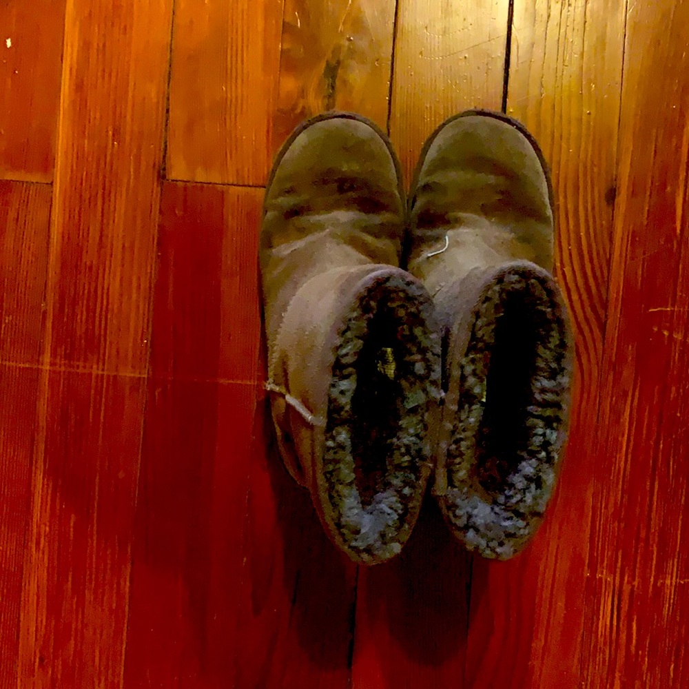 Uhh boots